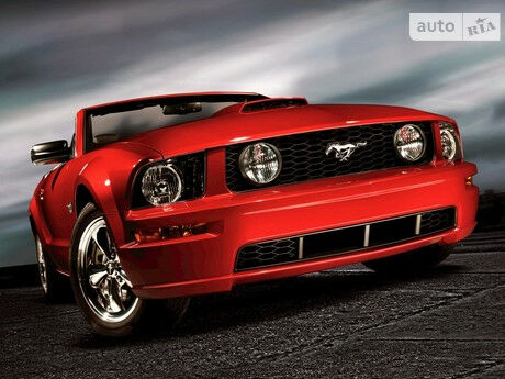 Ford Mustang 2010 року