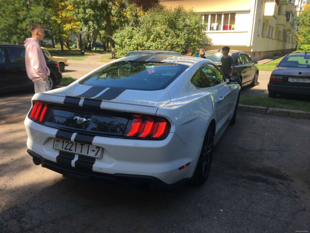 Ford Mustang 2019 року