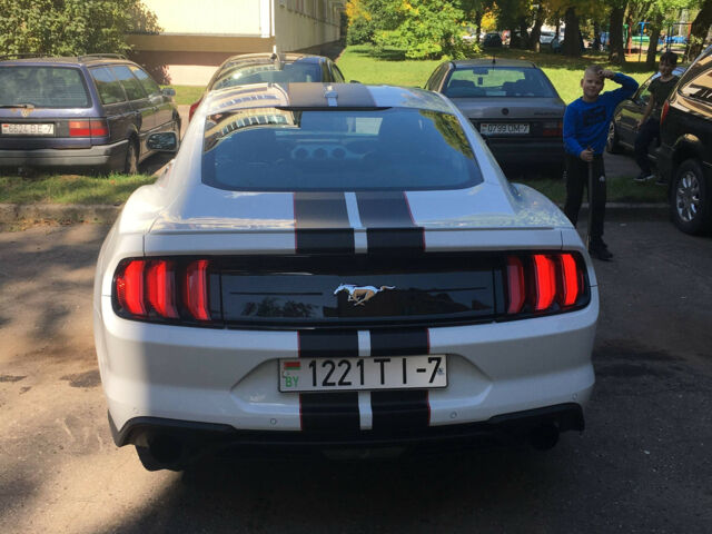 Ford Mustang 2019 года