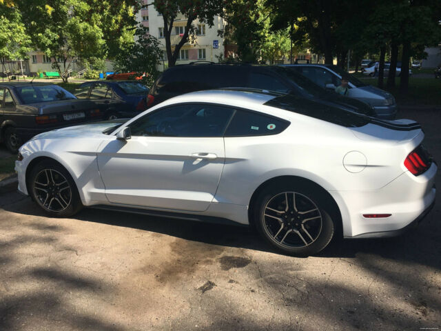 Ford Mustang 2019 года