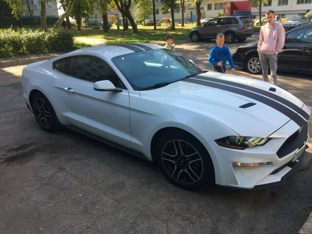 Ford Mustang 2019 року