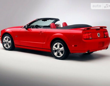 Фото на отзыв с оценкой 4.8 о Ford Mustang 2007 году выпуска от автора "AndrewShegolkov" с текстом: Красивый американский кар, с естественно завышенной ценой в странах СНГ. Разберём стоит ли он сво...