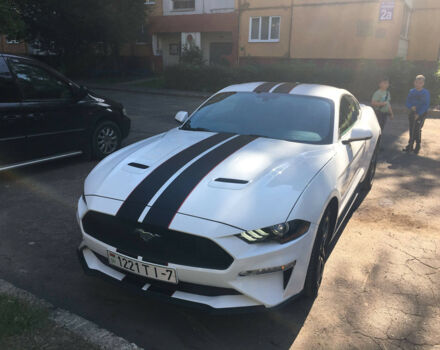Ford Mustang 2019 года