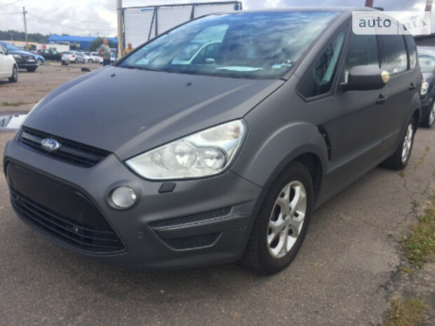 Ford S-Max 2010 года