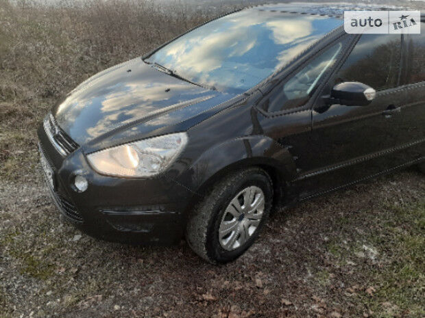 Ford S-Max 2013 року