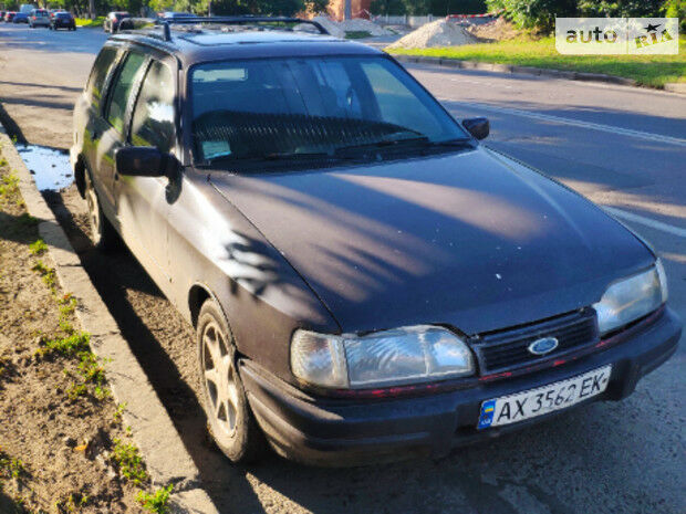 Форд Сиерра 1986 року Ford Sierra 1986 року