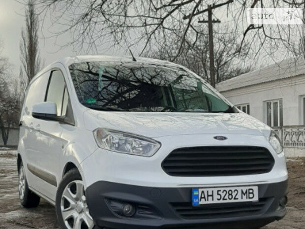 Ford Transit Courier 2015 года