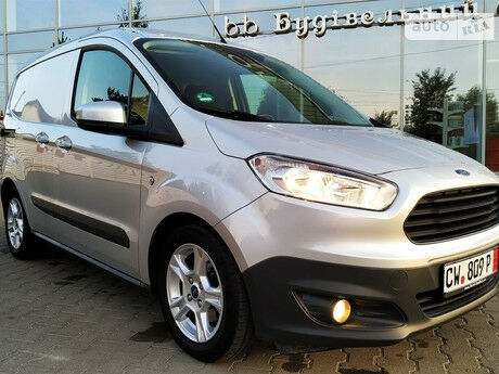 Ford Transit Courier 2015 года