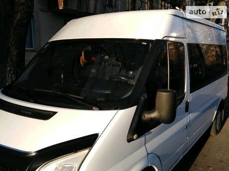 Ford Transit пасс. 2011 року