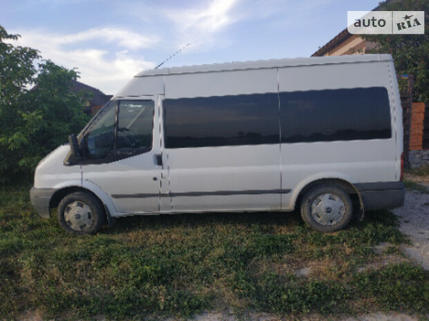 Ford Transit пасс. 2012 года