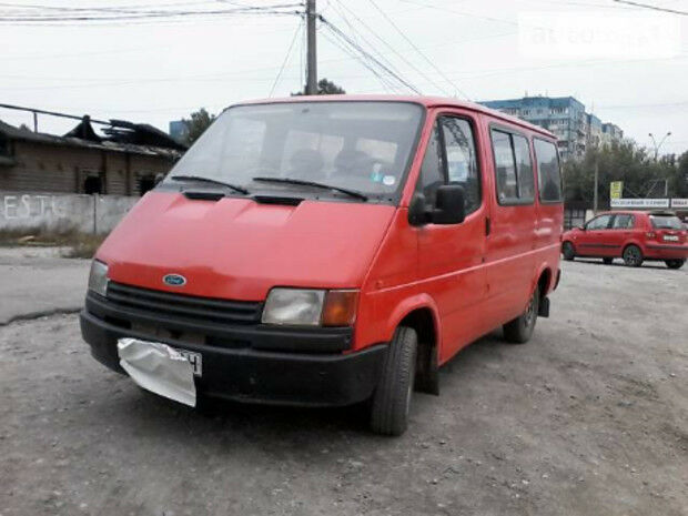 Ford Transit пасс. 1990 года