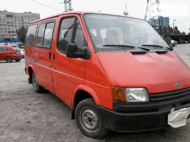 Ford Transit пасс. 1990 года