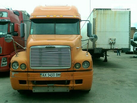 Фредлайнер ФЛЦ 2002 року Freightliner FLC 2002 року