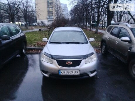 Джили Эмгранд 2012 року Geely Emgrand 2012 року