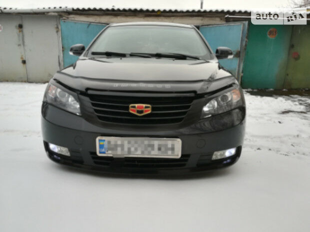 Джили Эмгранд 2014 року Geely Emgrand 2014 року