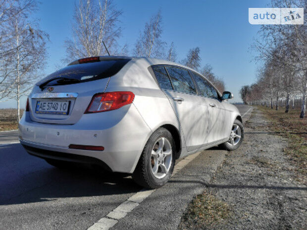 Geely Emgrand 2012 года