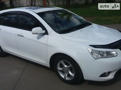 Geely Emgrand 2011 года