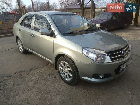 Джили МК 2013 року Geely MK 2013 року
