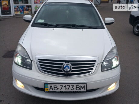 Джили СЛ 2012 року Geely SL 2012 року