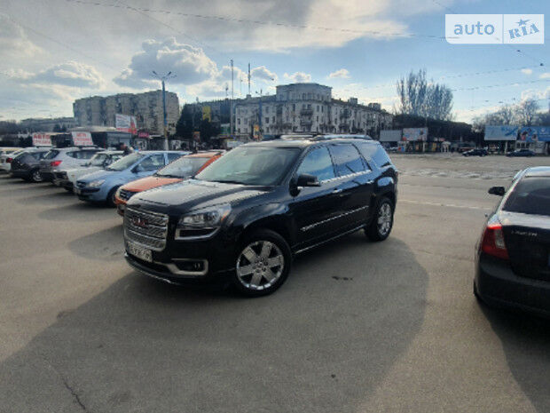 GMC Acadia 2015 года