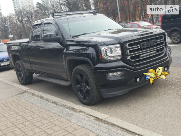 GMC Sierra 2017 года