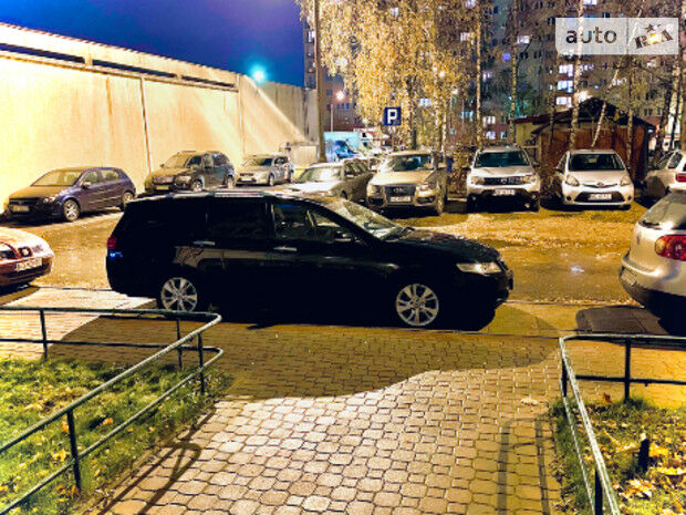Хонда Аккорд 2004 года Honda Accord 2004 года
