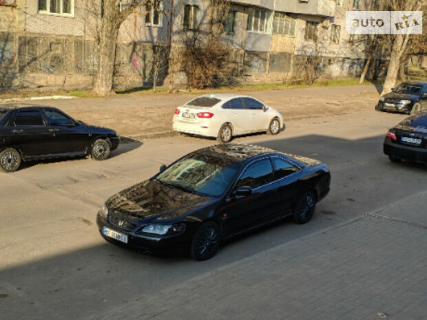 Хонда Аккорд 1999 року Honda Accord 1999 року