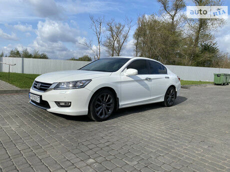 Honda Accord 2013 року