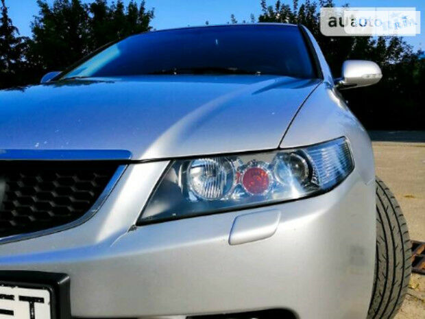Honda Accord 2004 року