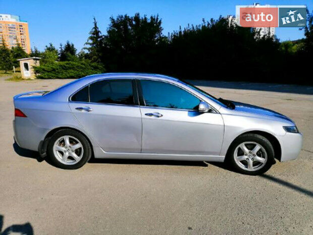 Honda Accord 2004 року