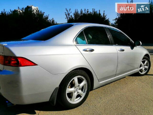 Honda Accord 2004 року