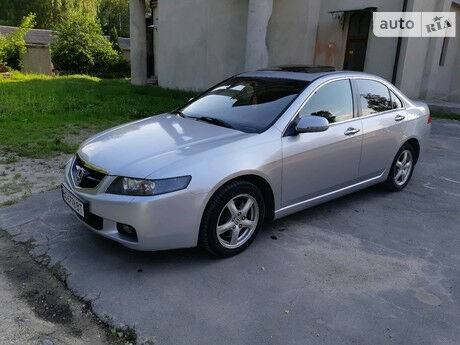 Хонда Аккорд 2003 року Honda Accord 2003 року