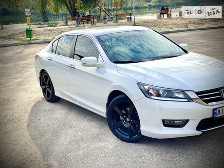 Honda Accord 2013 года