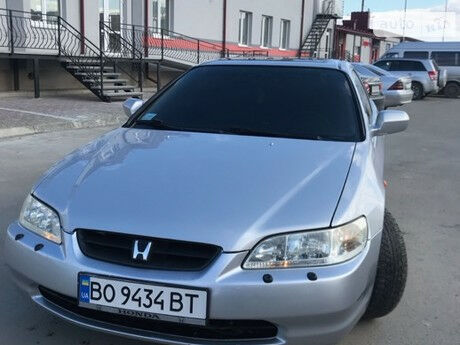 Хонда Аккорд 2000 года Honda Accord 2000 года