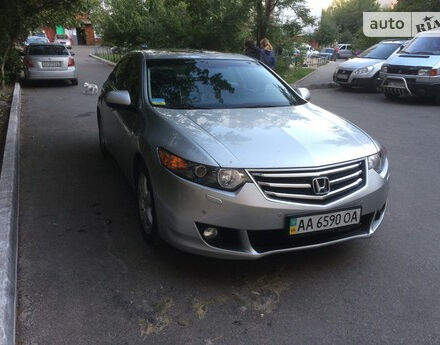 Honda Accord 2010 года