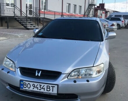 Honda Accord 2000 года