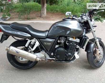 Фото на отзыв с оценкой 5 о Honda CB 1000 2000 году выпуска от автора "Сергей" с текстом: Деформированный двигатель со 150 л.с. до 100 л.с. обеспечивает огромный ресурс надёжности. При ад...