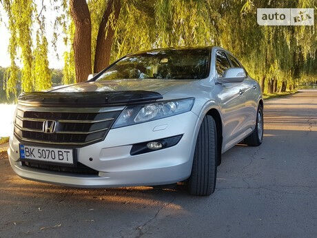 Honda Crosstour 2011 року