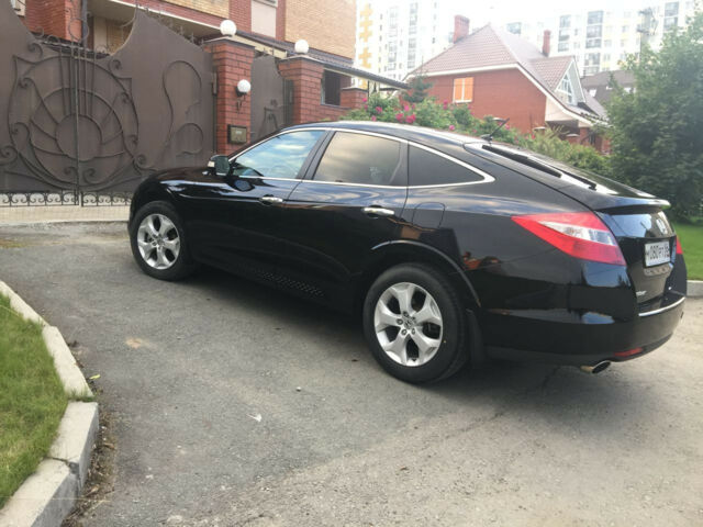 Honda Crosstour 2011 року