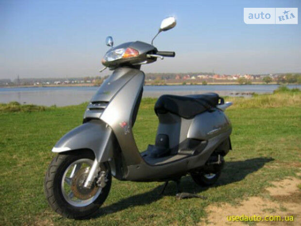 Хонда Леад 2001 року Honda Lead 2001 року