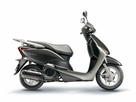 Хонда Леад 1996 року Honda Lead 1996 року