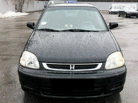 Хонда Лого 2000 года Honda Logo 2000 года