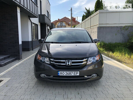 Хонда Одиссей 2016 року Honda Odyssey 2016 року