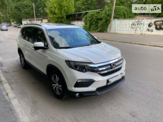 Honda Pilot 2016 року