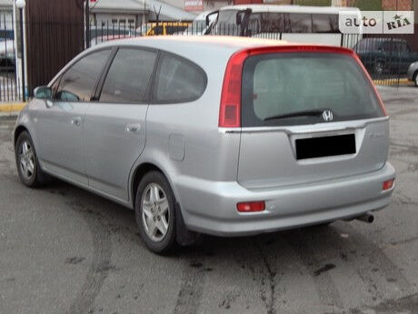 Honda Stream 2002 года