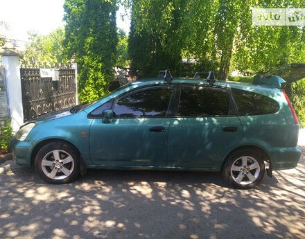 Фото на відгук з оцінкою 4.4   про авто Honda Stream 2001 року випуску від автора “Nikolas” з текстом: Приганяли с Германии, владел автомобилем 10 лет! Особого "гемора" не доставляла, економичное и се...