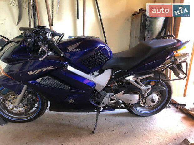 Honda VFR 800 2004 года