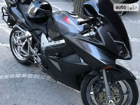 Хонда ВФР 2002 року Honda VFR 2002 року
