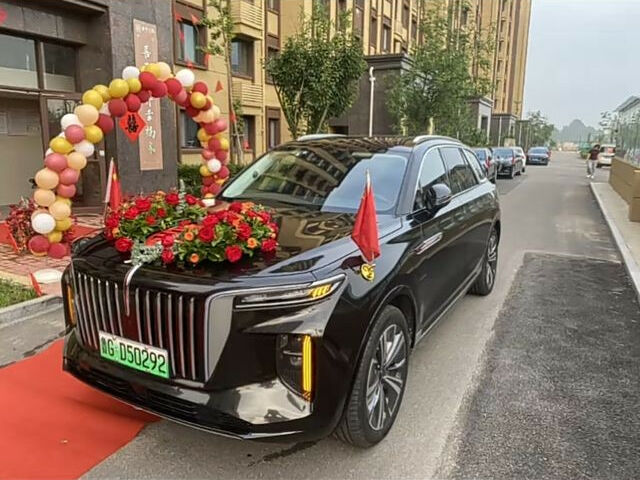 Hongqi E-HS9 2023 року