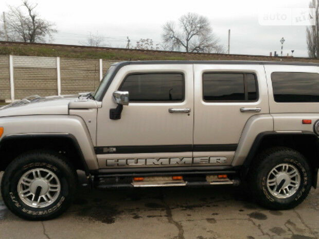 Hummer H3 2006 года